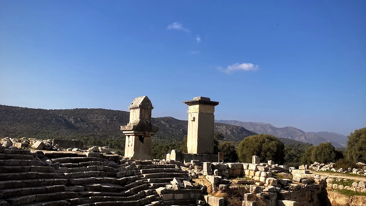 Teatr i Lycian grobowce w Xanthos