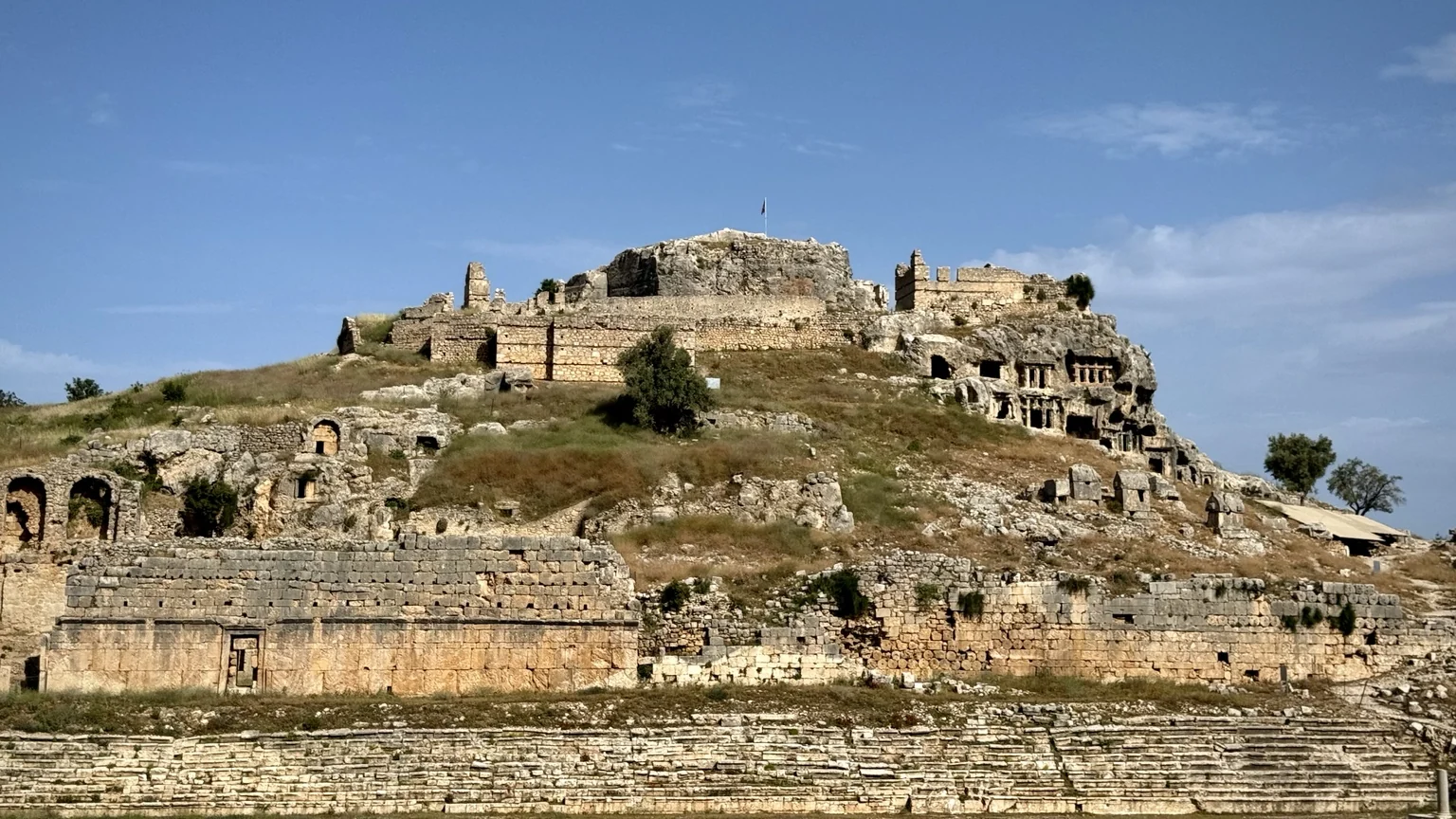 Akropol i ruins ancientgo Tlos